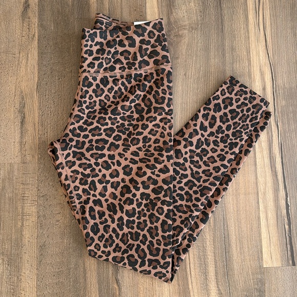 Nike Pants - Nike One mid rise print leggings